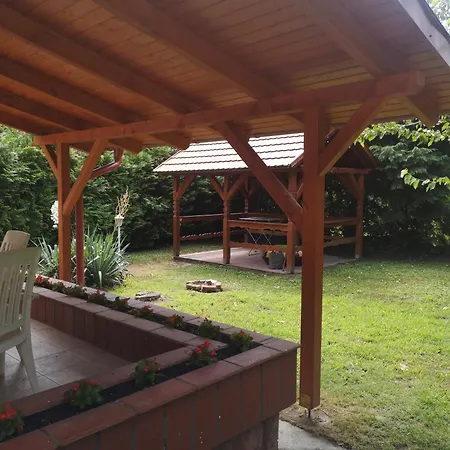 Julia Vendeghaz Σπίτι διακοπών Balatonkeresztúr