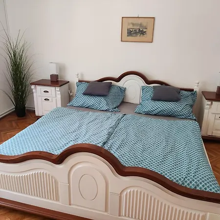 Júlia Hébergement de vacances Balatonkeresztúr